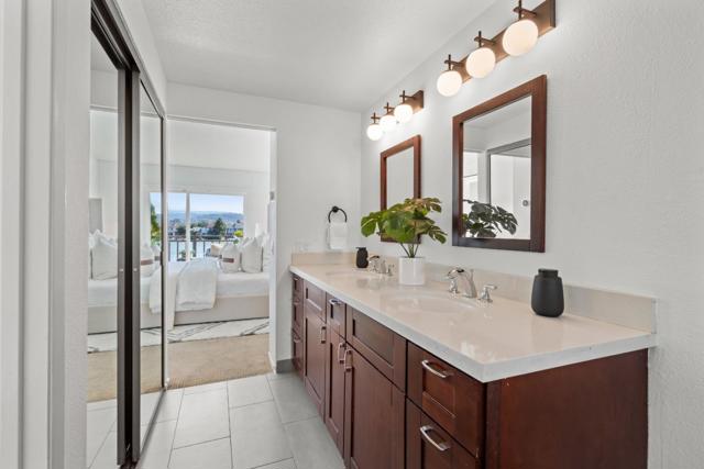 17 Spinnaker Place, Redwood City CA: https://media.crmls.org/mediaz/25ab428c-e41f-487f-aa7e-20a45788ef87.jpg