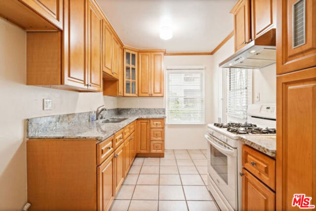 1100 N Louise Street, Glendale CA: https://media.crmls.org/mediaz/25ab719e-a19d-4222-a5d5-804697b08e73.jpg