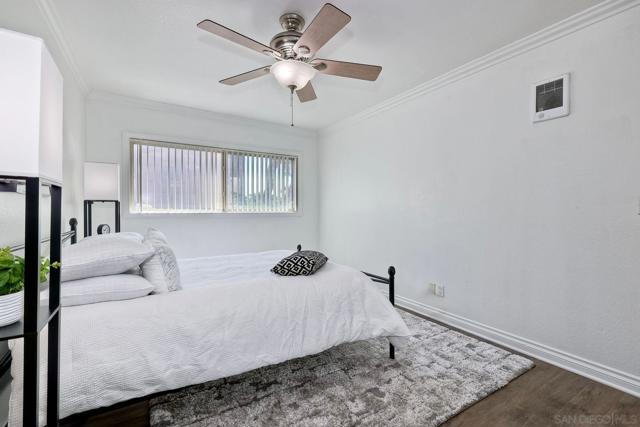 615 9th St, Imperial Beach CA: https://media.crmls.org/mediaz/25abada8-6772-4d93-a244-44ae6432b812.jpg
