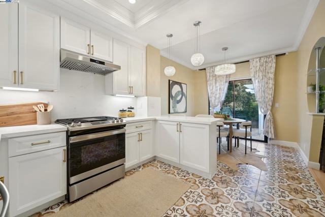 108 Kingswood Cir, Danville CA: https://media.crmls.org/mediaz/25abc2d8-ca13-4e88-87d7-c4e65d54b9ee.jpg