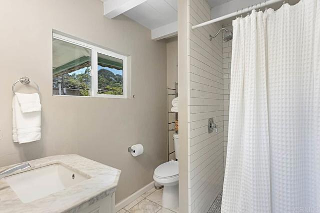 1817 19 Coast Boulevard, Del Mar CA: https://media.crmls.org/mediaz/25ac2d1b-288e-4e77-858a-f02ac1ac49ec.jpg