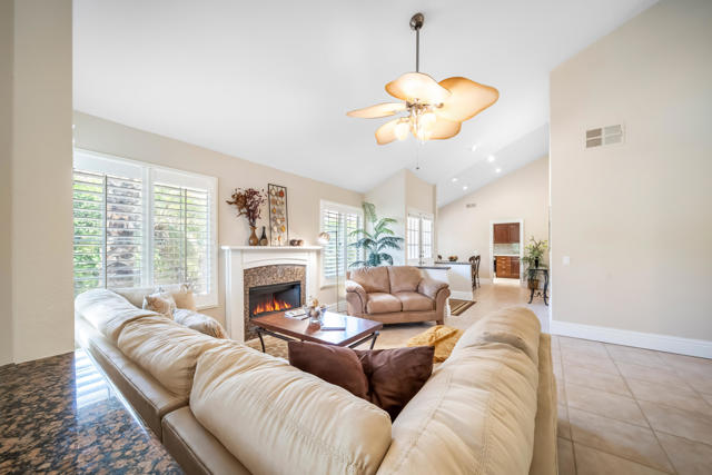 43512 Via Magellan Drive, Palm Desert CA: https://media.crmls.org/mediaz/25ac6acf-7da2-4e52-9575-878d21b85385.jpg