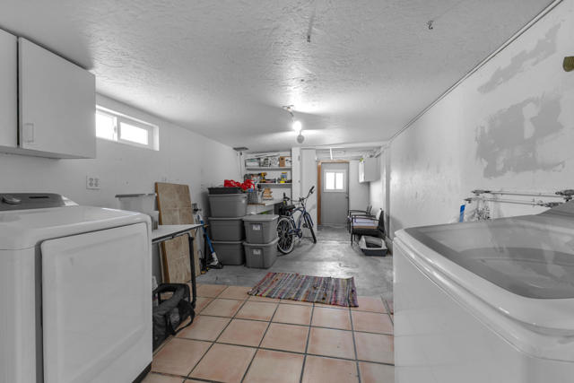 40 Country Club Drive, Palm Desert CA: https://media.crmls.org/mediaz/25acaf08-173b-40f7-873a-25b6bfa0ff92.jpg