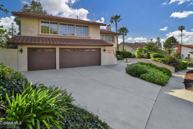 2328 Otono Circle, Thousand Oaks CA: https://media.crmls.org/mediaz/25acf57b-212e-4d0a-a1e9-6a84a99e8f0a.jpg