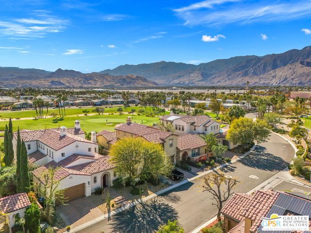 4284 Arcada Street, Palm Springs CA: https://media.crmls.org/mediaz/25ad6665-8ef7-4f57-87ae-7a0162c325ae.jpg