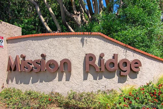 10325 Caminito Cuervo, San Diego CA: https://media.crmls.org/mediaz/25adb8cb-cc22-4305-bb36-88315d2d2d9c.jpg