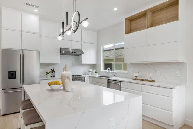 841 Harrison Street, Santa Clara CA: https://media.crmls.org/mediaz/25adc0f1-7fe5-4b07-ac5c-48d68528ef7b.jpg