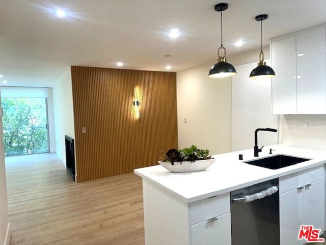 11645 Montana Avenue, Los Angeles, CA 90049