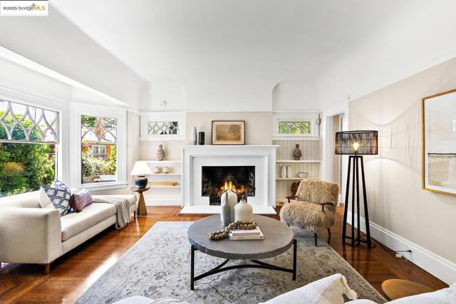 765 University Ave, Palo Alto CA: https://media.crmls.org/mediaz/25adf172-e511-4ee3-ad27-185f1ba74e01.jpg