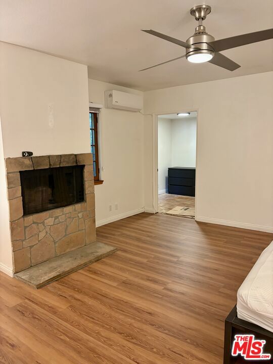 639 Navy Street, B photo 16