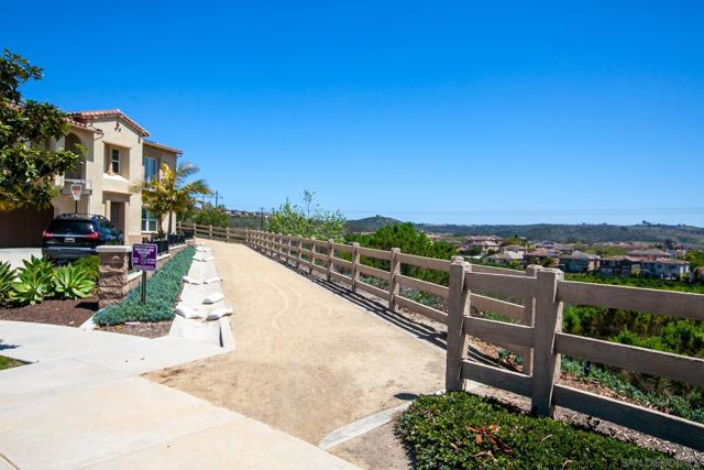 4719 Crespi Ct, Carlsbad CA: https://media.crmls.org/mediaz/25aec16a-aba9-476e-a8a0-e94a40bb1da4.jpg
