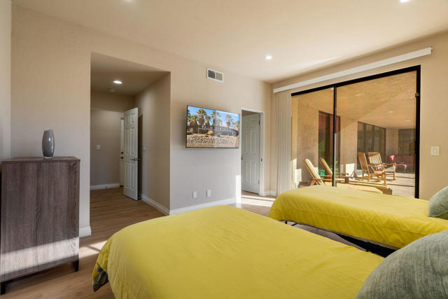 72815 Somera Road, Palm Desert CA: https://media.crmls.org/mediaz/25af10a1-afc7-44bd-a53a-56c9579fdbe8.jpg