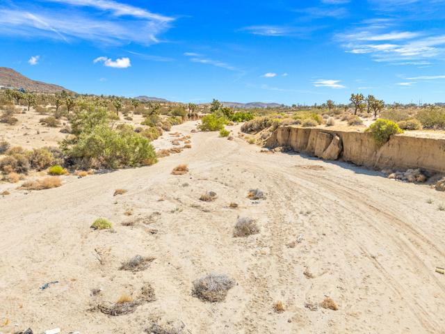 0 Paxton Road, Yucca Valley CA: https://media.crmls.org/mediaz/25af1b03-86cc-4a77-bc69-9746ef79fe31.jpg