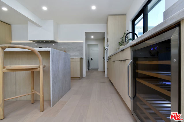 15431 Milbank Street, Encino CA: https://media.crmls.org/mediaz/25af5329-28cc-47f9-ab58-94c2b36db727.jpg