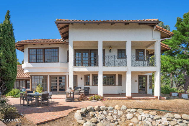 2457 Angelo Drive, Los Angeles CA: https://media.crmls.org/mediaz/25afe27f-f712-43bc-8b4a-58e49af5e6c5.jpg