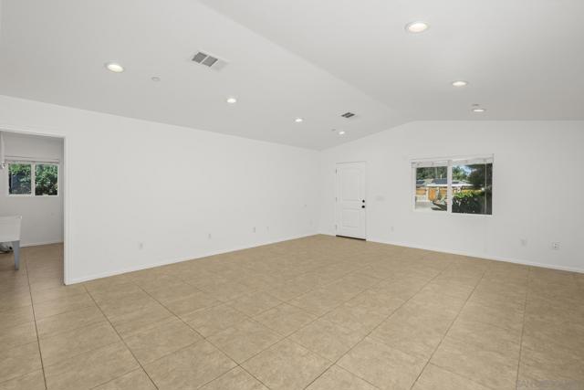 12507 Castle Court Dr, Lakeside, California 92040, 3 Bedrooms Bedrooms, ,2 BathroomsBathrooms,Single Family Residence,For Sale,Castle Court Dr,250039078SD