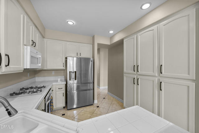 Detail Gallery Image 13 of 48 For 5297 Paseo Ricoso, Camarillo,  CA 93012 - 3 Beds | 2/1 Baths