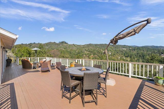 25400 Radonich Road, Los Gatos CA: https://media.crmls.org/mediaz/25b1cfe3-e6ef-4712-8cde-1cbb37c6a40a.jpg