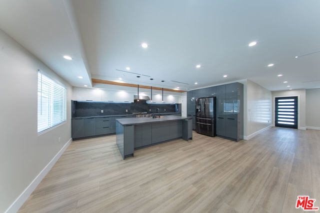 17443 Valerio Street, Van Nuys CA: https://media.crmls.org/mediaz/25b20506-bc42-4778-84cf-c77182bbc81a.jpg