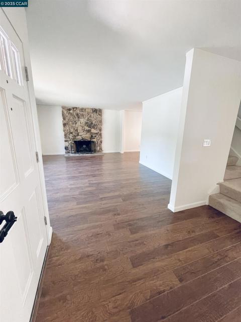 310 Miranda Ln, Alamo CA: https://media.crmls.org/mediaz/25b20a1a-a4c3-4ab5-9175-1ed4ccc1c7f0.jpg