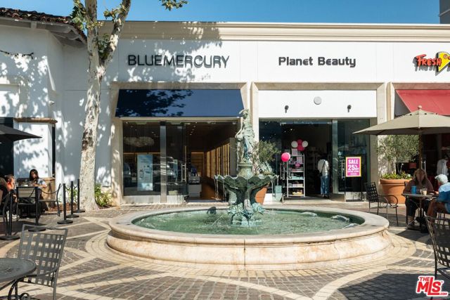 4080 Glencoe Avenue, Marina del Rey CA: https://media.crmls.org/mediaz/25b23f1d-5613-487c-bdec-f5f6e96be0a6.jpg