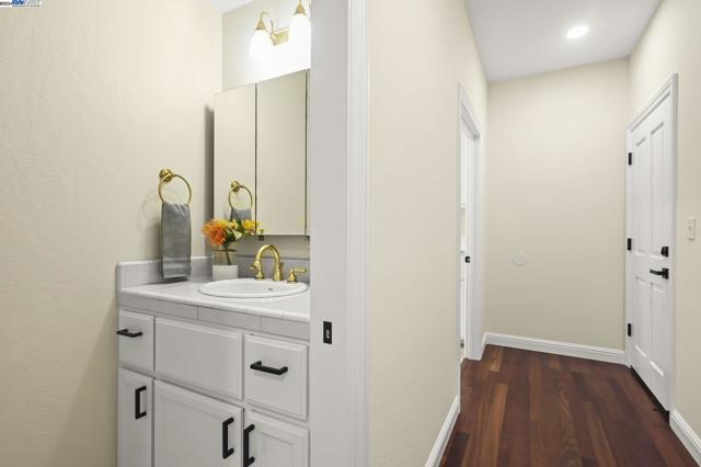 Image 29 of 52 For 783 Solana Dr