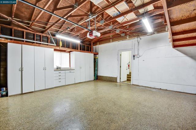 423 Casa Del Mar Dr, Half Moon Bay CA: https://media.crmls.org/mediaz/25b2a989-ef69-46c0-8d4c-fec911d52380.jpg