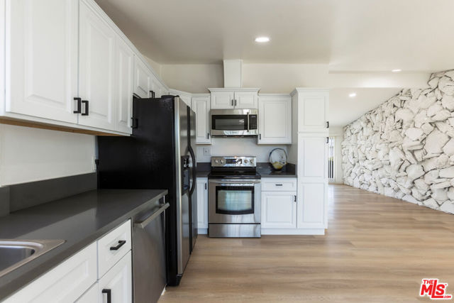 424 Markton Street, Los Angeles CA: https://media.crmls.org/mediaz/25b2d165-5e93-4305-8544-f19a0cfde9ff.jpg