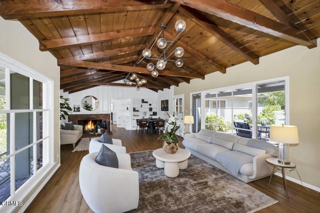 41 E Bonita Avenue, Sierra Madre CA: https://media.crmls.org/mediaz/25b33d3d-a2cd-4752-83cc-8f7381106bba.jpg
