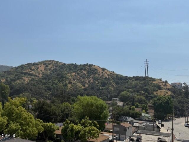 https://media.crmls.org/mediaz/25b33d71-e5f5-48c0-b872-95fa284c8fd9.jpg?preset=X-Large