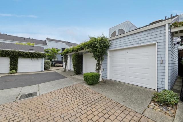 52 Cape Hatteras Court, Redwood City CA: https://media.crmls.org/mediaz/25b3444d-08ab-4828-9b63-0a8188c11318.jpg