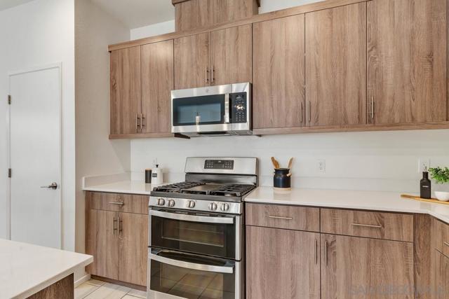 35103 Vine Pl, Fallbrook CA: https://media.crmls.org/mediaz/25b49d6e-fc64-4803-aa02-109b698863b0.jpg