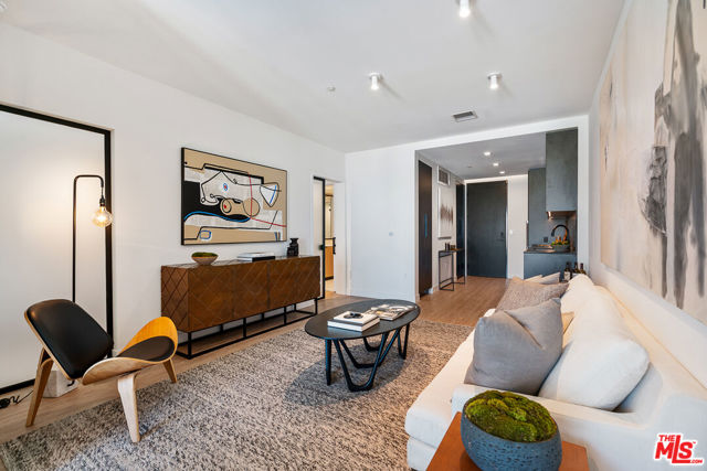 3688 Overland Avenue, Los Angeles CA: https://media.crmls.org/mediaz/25b4a3f9-e6ff-4fe5-99a9-5ddacdfe3392.jpg