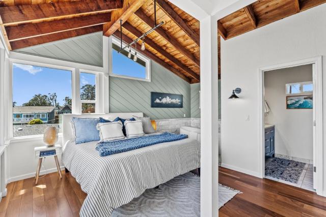 22956 E Cliff Drive, Santa Cruz CA: https://media.crmls.org/mediaz/25b4de68-7ee9-4ac0-8445-011cd82d7a0b.jpg