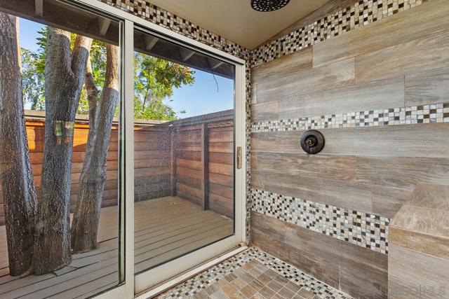 320 Beaumont Dr., Vista CA: https://media.crmls.org/mediaz/25b5001c-6abf-4a57-b912-313f2ee04a61.jpg