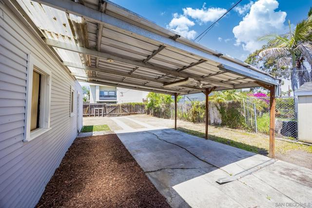 4276 35Th St, San Diego CA: https://media.crmls.org/mediaz/25b5361a-6638-490f-a051-88db6db20b88.jpg