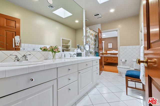 12359 Califa Street photo 51