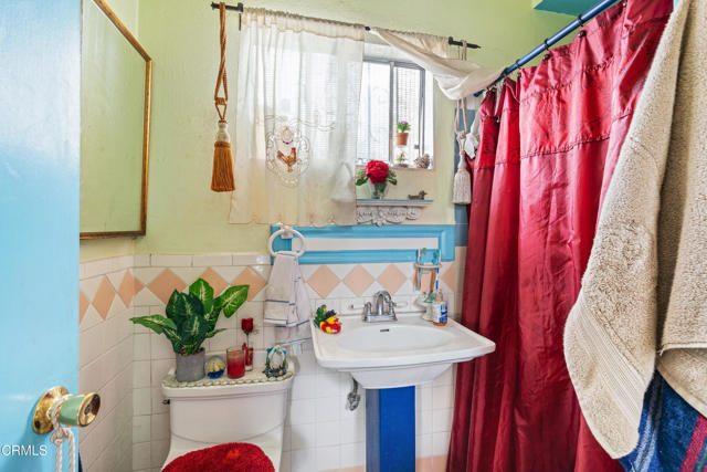 1156 S Alma Avenue, Los Angeles CA: https://media.crmls.org/mediaz/25b56292-bf00-45fc-8494-6b87d6bfd349.jpg