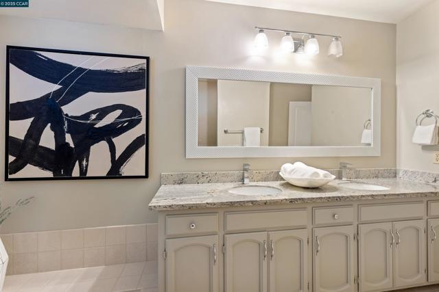 5104 Alhambra Valley Rd, Martinez CA: https://media.crmls.org/mediaz/25b5d007-33fc-4b9f-bb92-4449e6304bef.jpg