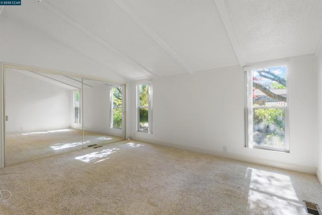 1201 Monument Blvd, Concord CA: https://media.crmls.org/mediaz/25b6019c-cd8b-4a5b-a2c0-ea4a2ebaa46d.jpg