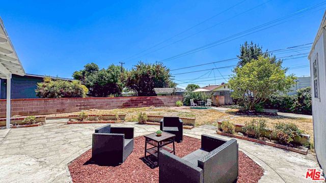 565 W El Morado Court, Ontario CA: https://media.crmls.org/mediaz/25b654ad-6188-44bc-837d-899375e83175.jpg