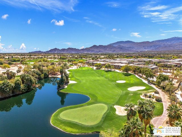 504 Retreat Circle, Palm Desert CA: https://media.crmls.org/mediaz/25b6d79c-095b-4115-b6ca-b04e71b23e7f.jpg