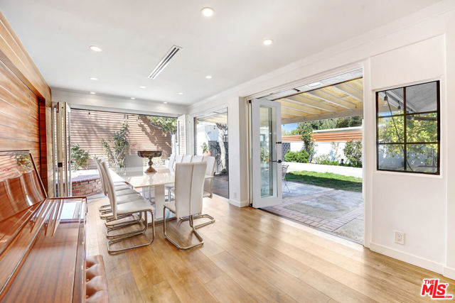 6409 Graves Avenue, Lake Balboa CA: https://media.crmls.org/mediaz/25b7780a-91b8-4d79-93b3-6af27438fab7.jpg