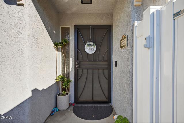 Detail Gallery Image 4 of 36 For 1327 Johnson Dr, Ventura,  CA 93003 - 3 Beds | 2/1 Baths
