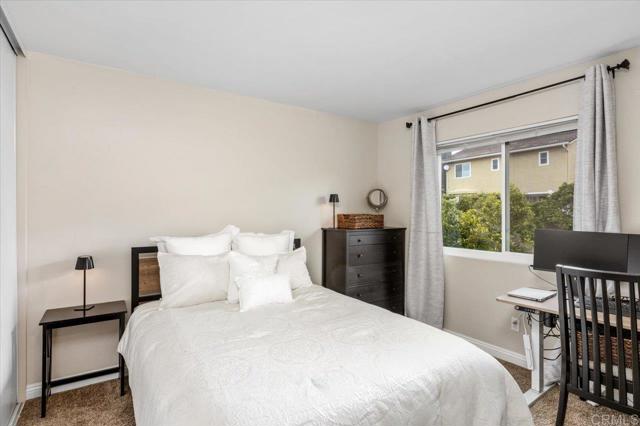 2137 N Mammoth Place, Escondido CA: https://media.crmls.org/mediaz/25b84e96-1216-4209-8bc8-75b9d5794d27.jpg