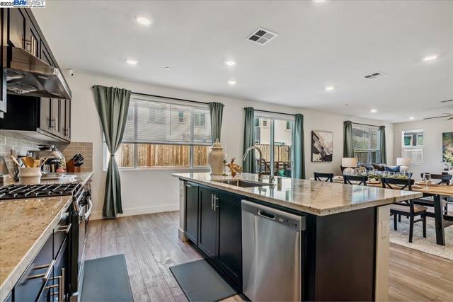 5360 Trimonti Cir, Antioch CA: https://media.crmls.org/mediaz/25b92fc5-cb13-4853-ad48-16624579a4db.jpg