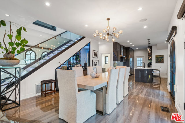 6801 Iris Circle, Los Angeles CA: https://media.crmls.org/mediaz/25ba9183-0c53-4b63-8883-b3ff4d5bd38b.jpg