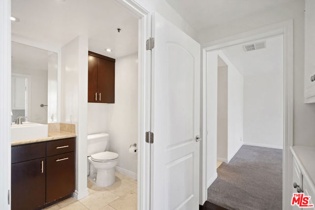 880 W 1st Street, Los Angeles CA: https://media.crmls.org/mediaz/25bac627-a7f9-4c3e-b3aa-b35baefa098c.jpg