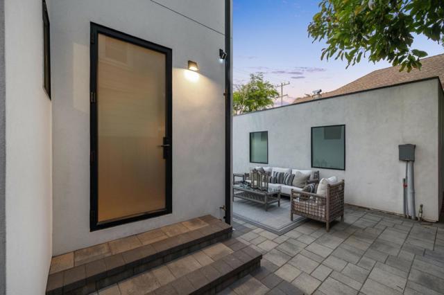 33 Highland Avenue, Burlingame CA: https://media.crmls.org/mediaz/25bb051a-0759-473d-b0bd-de87b4b674a8.jpg