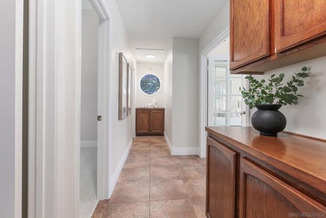 1405 McMahr Rd, San Marcos CA: https://media.crmls.org/mediaz/25bb0e6d-9bb2-4ef4-be24-cf7fbe100c38.jpg
